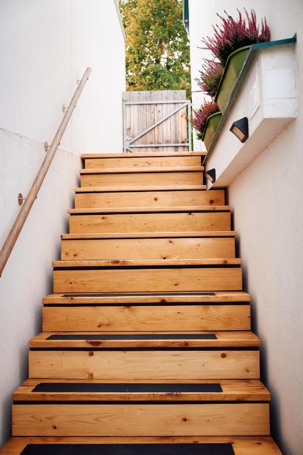 Apartment Fuer 2 Erwachsene Und 2 Kinder, Ausgestattet Mit Einem Weinkeller Und Einem Kleinen Hof - Self-Made Fruehstueck Inbegriffen Retz Ngoại thất bức ảnh